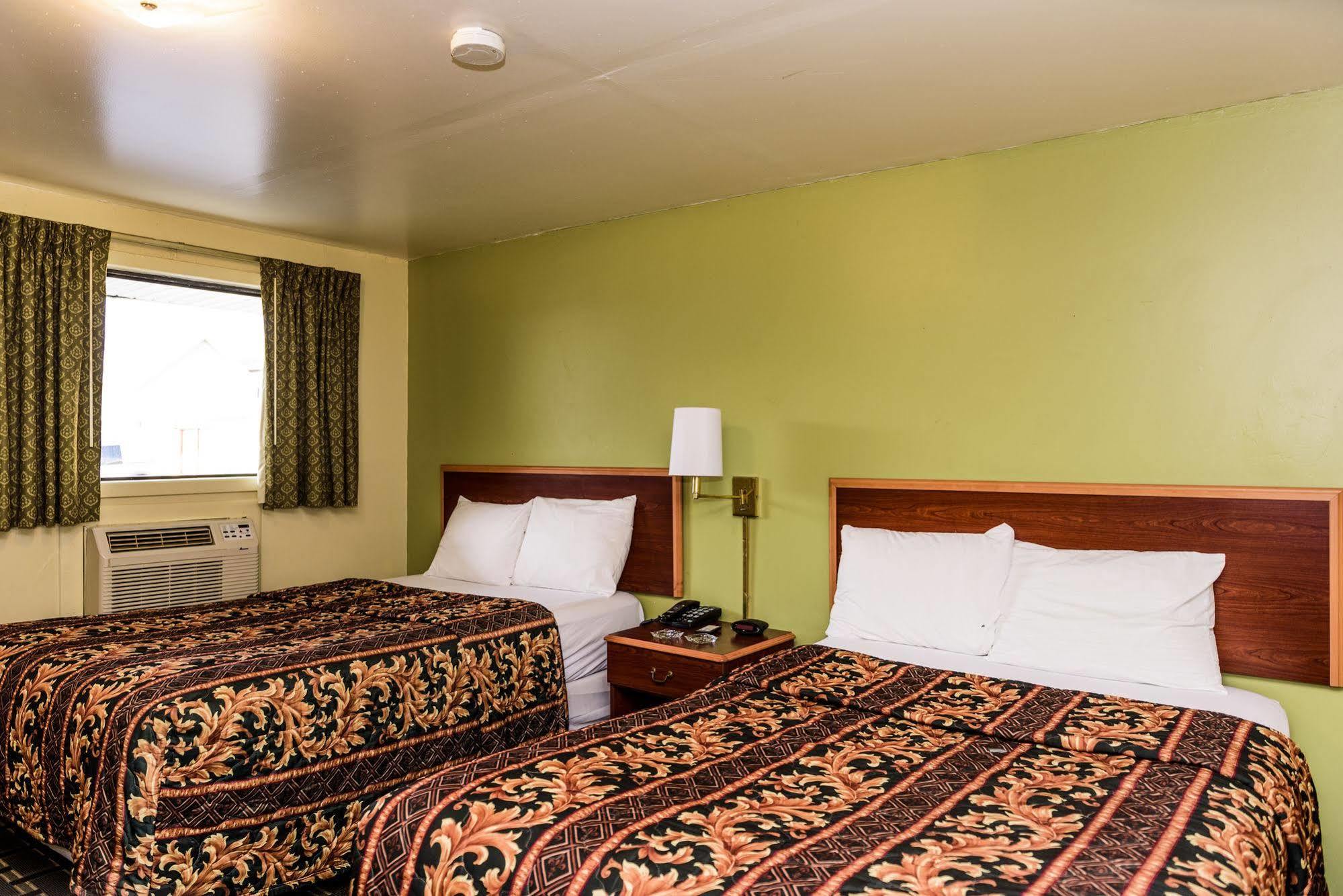 Budget Inn วิลเลียมส์วิลล์ ภายนอก รูปภาพ