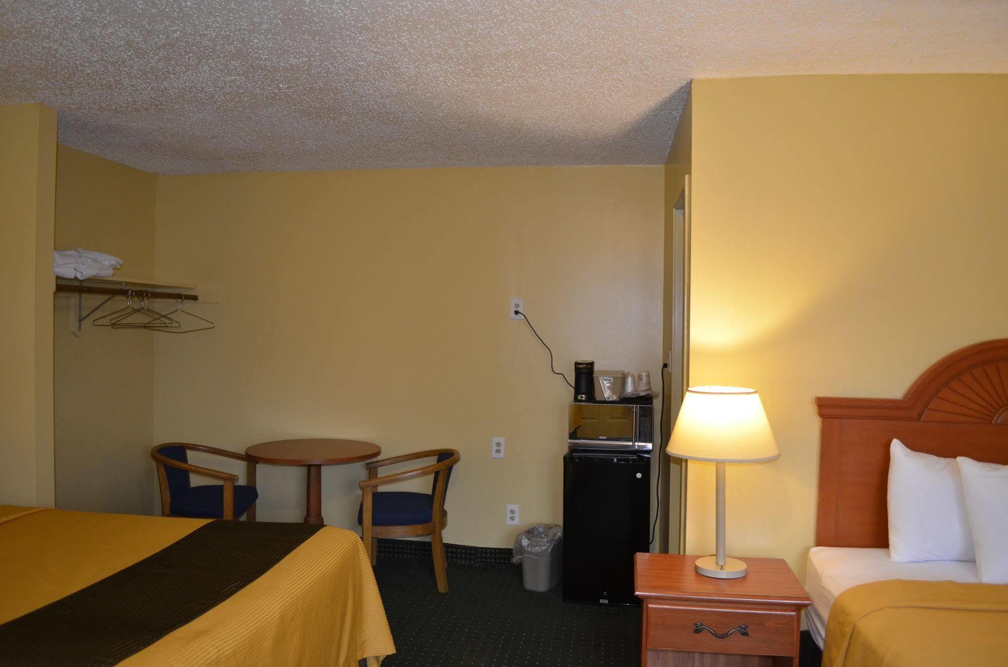 Budget Inn วิลเลียมส์วิลล์ ภายนอก รูปภาพ