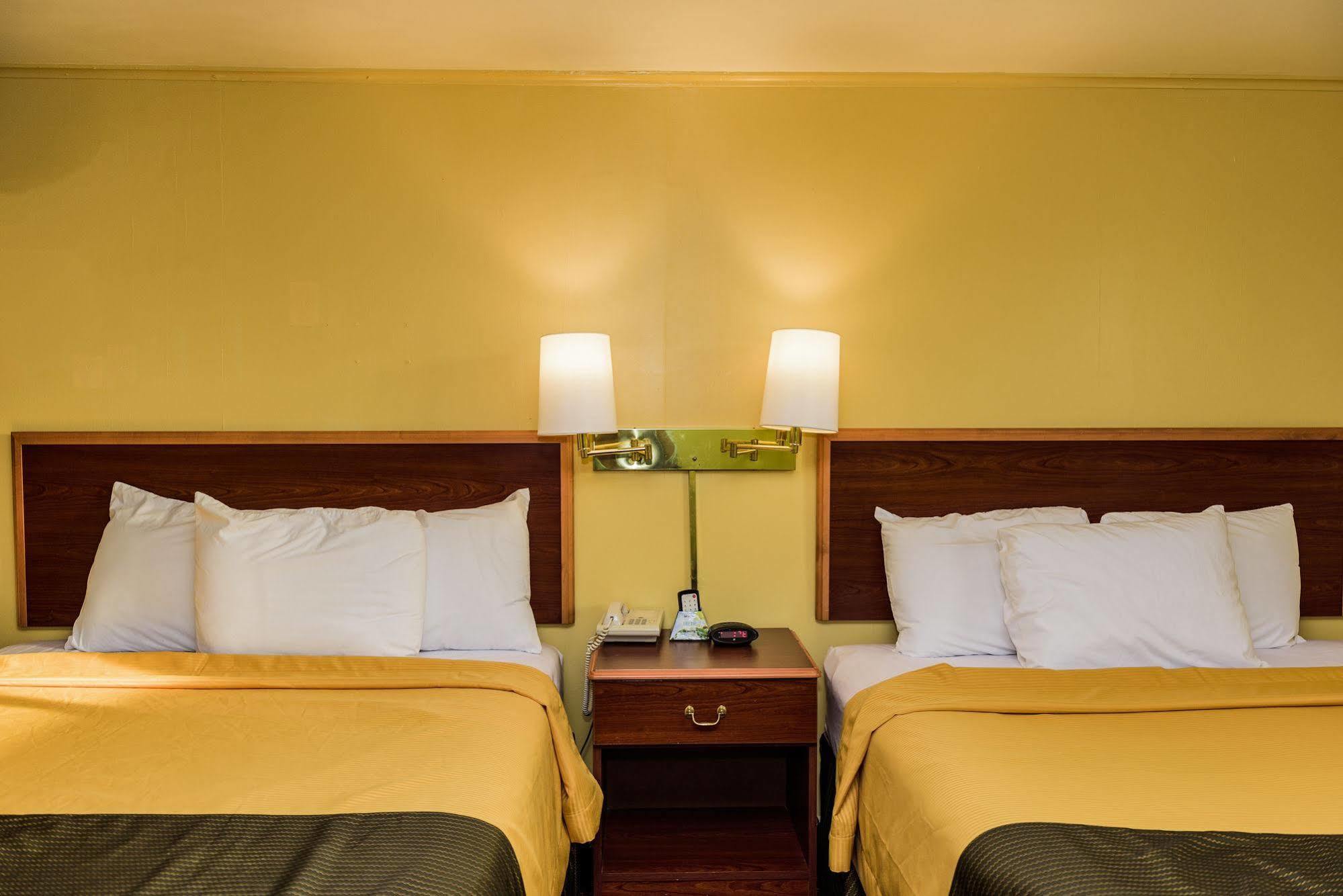 Budget Inn วิลเลียมส์วิลล์ ภายนอก รูปภาพ