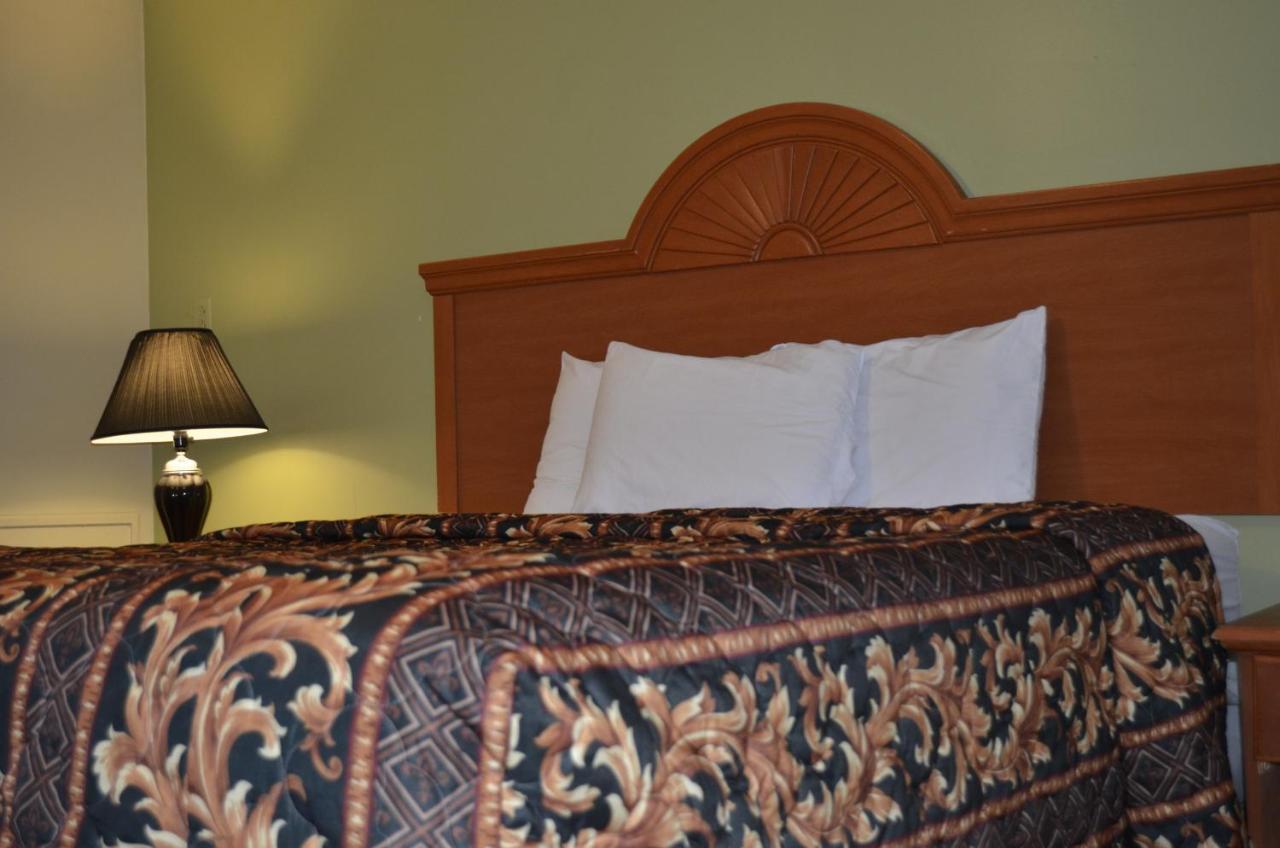 Budget Inn วิลเลียมส์วิลล์ ภายนอก รูปภาพ